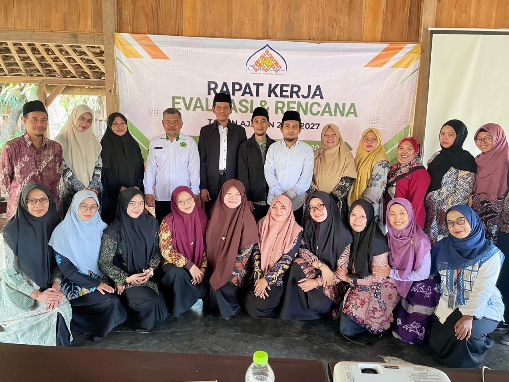 MI Syihabuddin Gelar Rapat Kerja Bersama Komite dan Yayasan